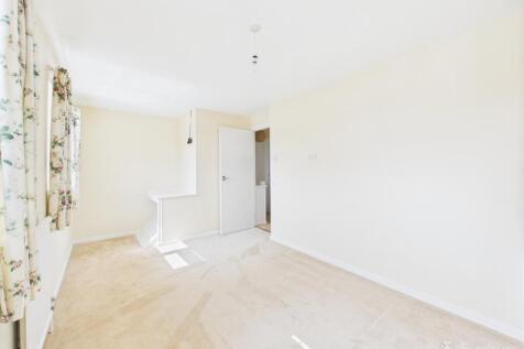 Principal bedroom- Mark Stephens EweMove Newmarket