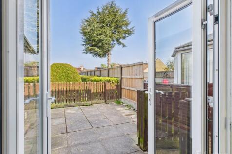 Garden- Mark Stephens EweMove Newmarket and Soham 