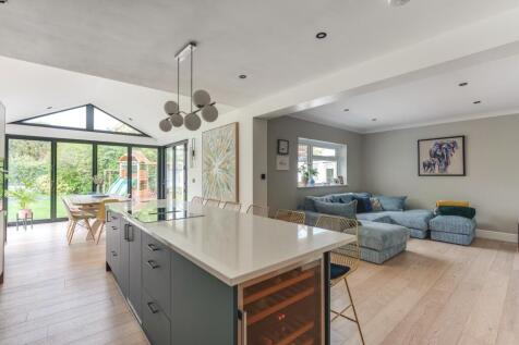 Kitchen dining room