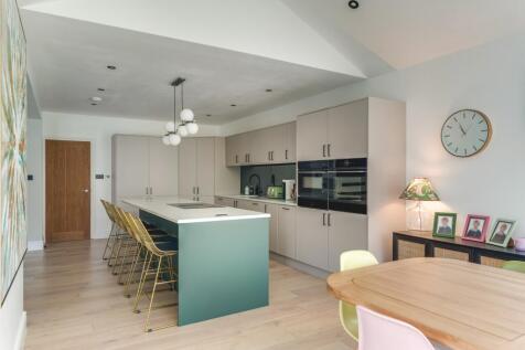 Kitchen dining room