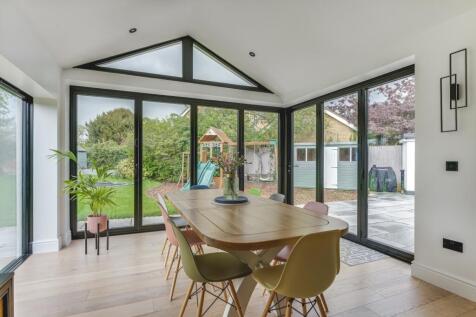 Kitchen dining room
