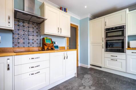 Kitchen-Diner with Oak Worktop