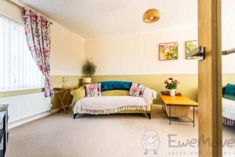 Dual-Aspect Living Room