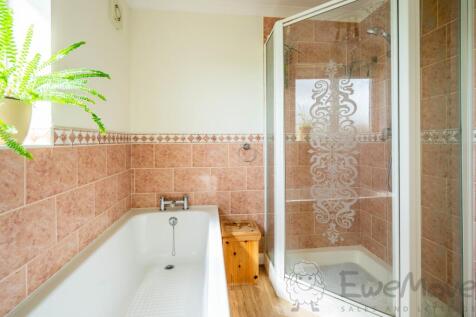 Principle Suite - 4-Piece Bathroom