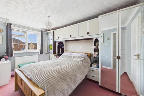 Principal Bedroom- Mark Stephens EweMove Newmarket