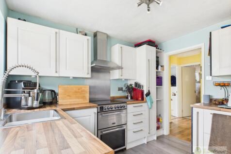 EweMove Mildenhall 11a Sandgalls Road Kitchen 1