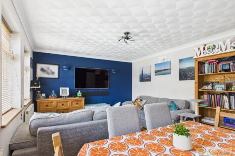 EweMove Mildenhall 11a Sandgalls Drive Living room