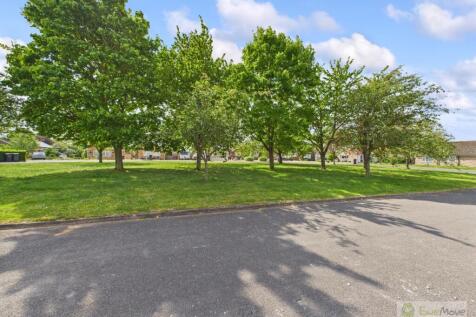 EweMove Mildenhall 11a Sandgalls Drive Park to fro