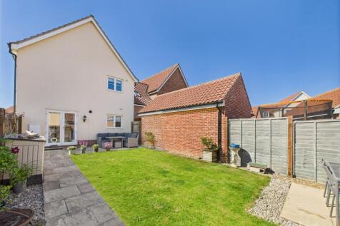 Garden- Mark Stephens EweMove Newmarket and Soham 