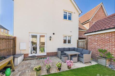 Garden- Mark Stephens EweMove Newmarket and Soham 