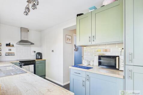 EweMove Mildenhall Eriswell Road Kitchen 1