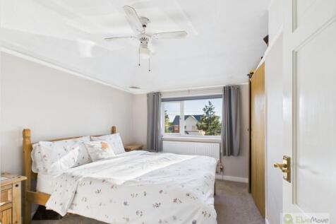 EweMove Mildenhall Eriswell Road Bed 1