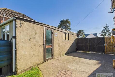 EweMove Mildenhall Eriswell Road Side exterior