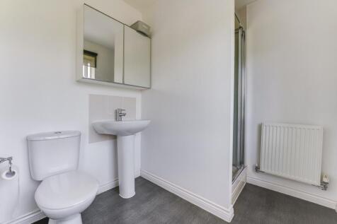 Ensuite to bedroom one