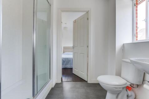 Jack and Jill ensuite