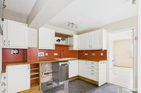 EweMove Mildenhall Kitchen 2