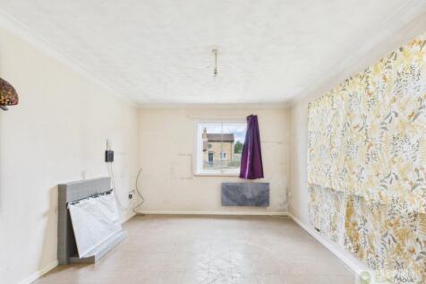 EweMove Mildenhall Living room 2