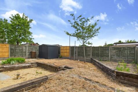 EweMove Mildenhall North Road Garden 4