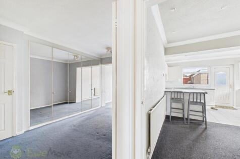 CAM03589G0-PR0081-STILL018