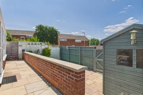 Garden- Mark Stephens EweMove Newmarket and Soham 