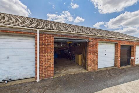 Garage- Mark Stephens EweMove Newmarket and Soham 