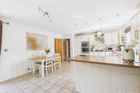 Kitchen- Mark Stephens EweMove Newmarket and Soham
