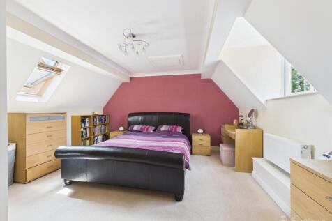 Principal Bedroom- Mark Stephens EweMove Newmarket