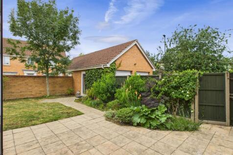 Garden- Mark Stephens EweMove Newmarket and Soham 