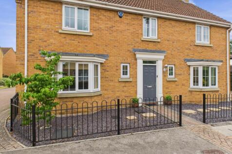 Front of House- Mark Stephens EweMove Newmarket an
