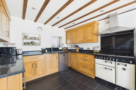 Kitchen- Mark Stephens EweMove Newmarket and Soham