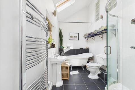 Bathroom- Mark Stephens EweMove Newmarket and Soha
