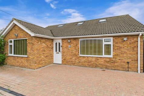 Front of House- Mark Stephens EweMove Newmarket an