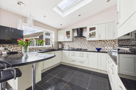 Kitchen- Mark Stephens EweMove Newmarket and Soham