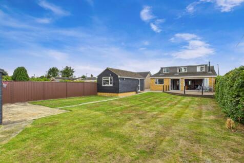 Garden- Mark Stephens EweMove Newmarket and Soham 
