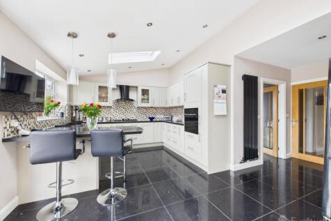 Kitchen- Mark Stephens EweMove Newmarket and Soham
