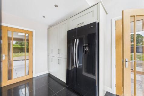 Kitchen- Mark Stephens EweMove Newmarket and Soham
