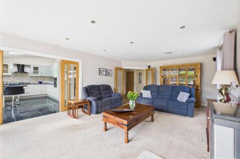 Living Room- Mark Stephens EweMove Newmarket and S