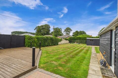 Garden- Mark Stephens EweMove Newmarket and Soham 