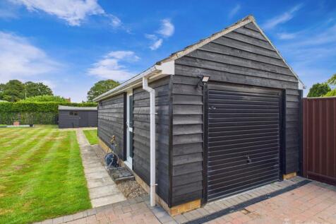 Garage- Mark Stephens EweMove Newmarket and Soham 