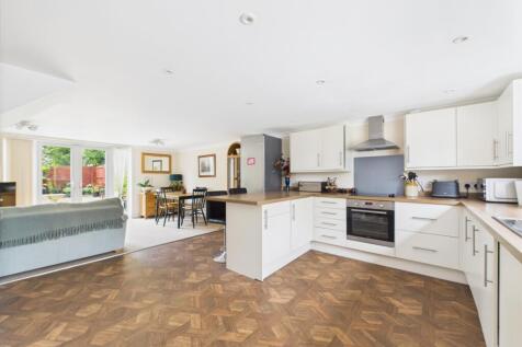 Kitchen Living area