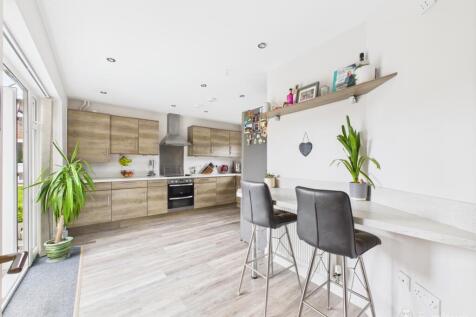 Kitchen- Mark Stephens EweMove Newmarket and Soham