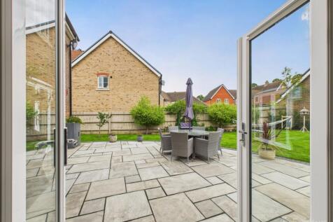 Lifestyle- Mark Stephens EweMove Newmarket and Soh