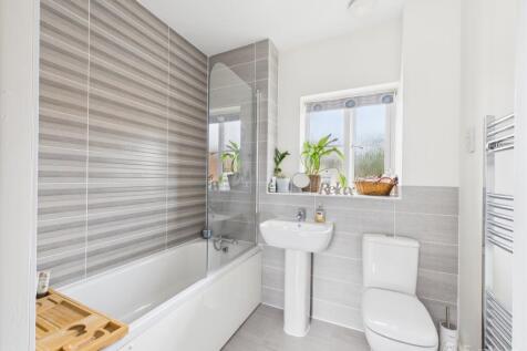 Bathroom- Mark Stephens EweMove Newmarket and Soha