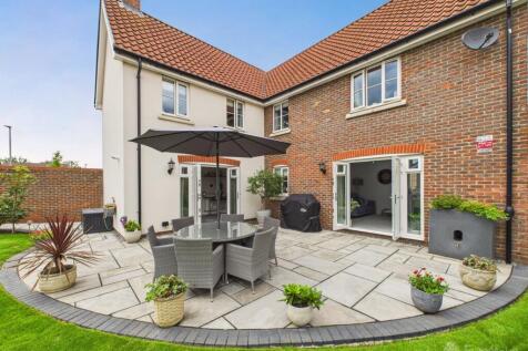Garden- Mark Stephens EweMove Newmarket and Soham 