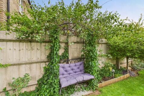 Garden- Mark Stephens EweMove Newmarket and Soham 
