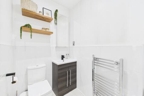 Bathroom- Mark Stephens EweMove Newmarket and Soha