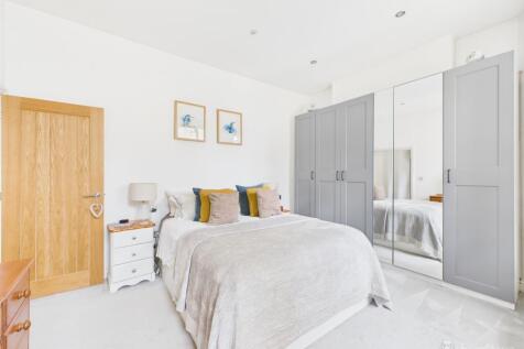 Principal Bedroom- Mark Stephens EweMove Newmarket