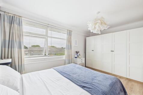 Principal Bedroom- Mark Stephens EweMove Newmarket