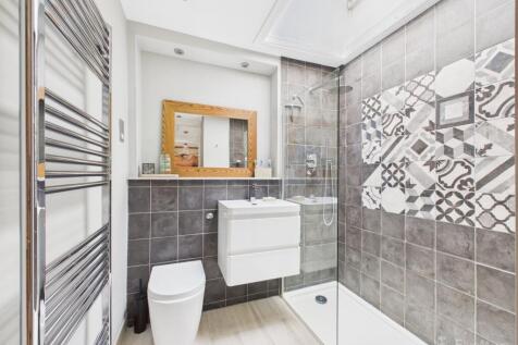 Bathroom- Mark Stephens EweMove Newmarket and Soha