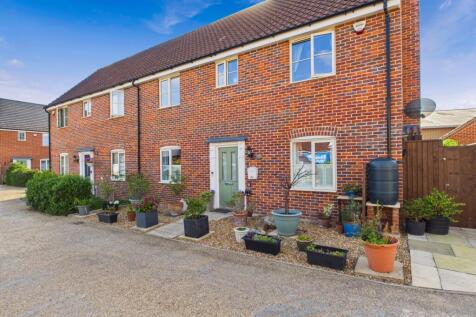 Front of house- Mark Stephens EweMove Newmarket an